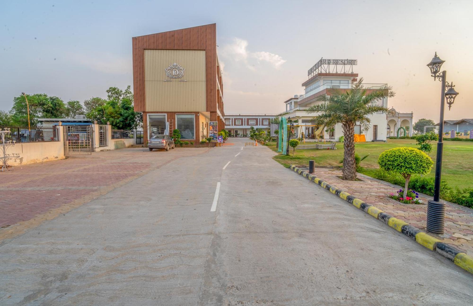 Royal Delight Resort Madina ภายนอก รูปภาพ