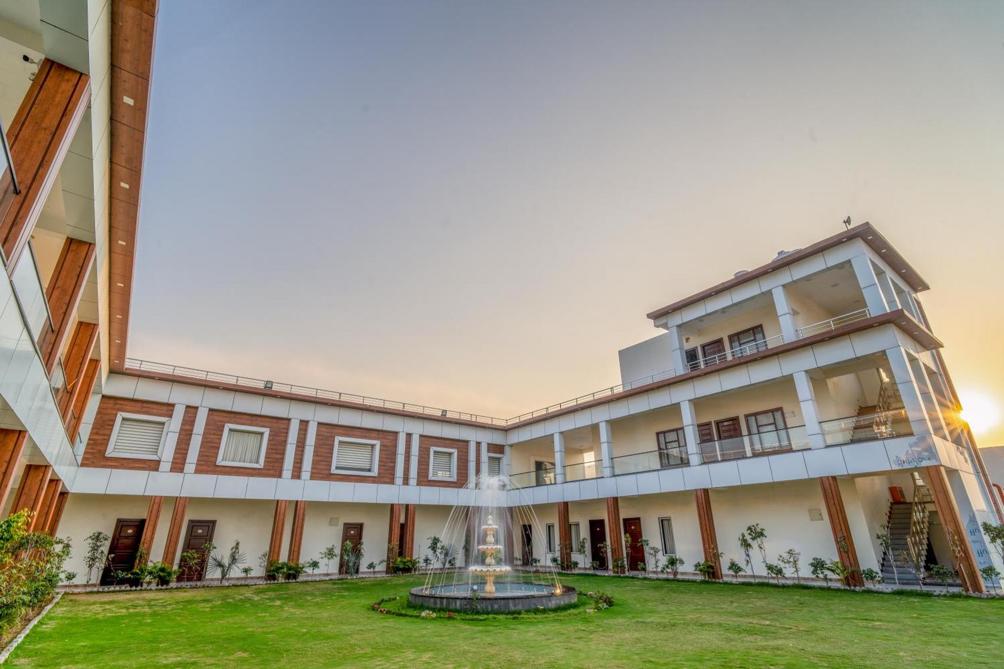 Royal Delight Resort Madina ภายนอก รูปภาพ
